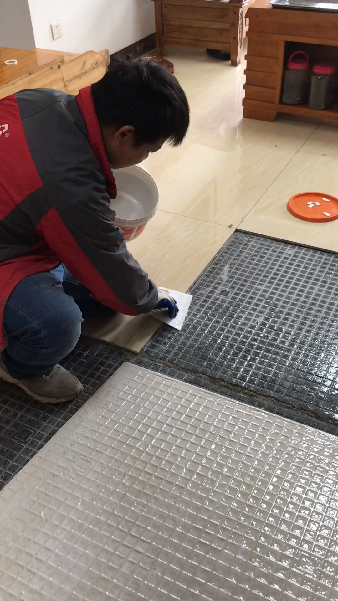 空鼓的瓷砖打一颗钉子可以吗(空鼓的瓷砖打一颗钉子可以吗视频) 空鼓的瓷砖打一颗钉子可以吗(空鼓的瓷砖打一颗钉子可以吗视频)