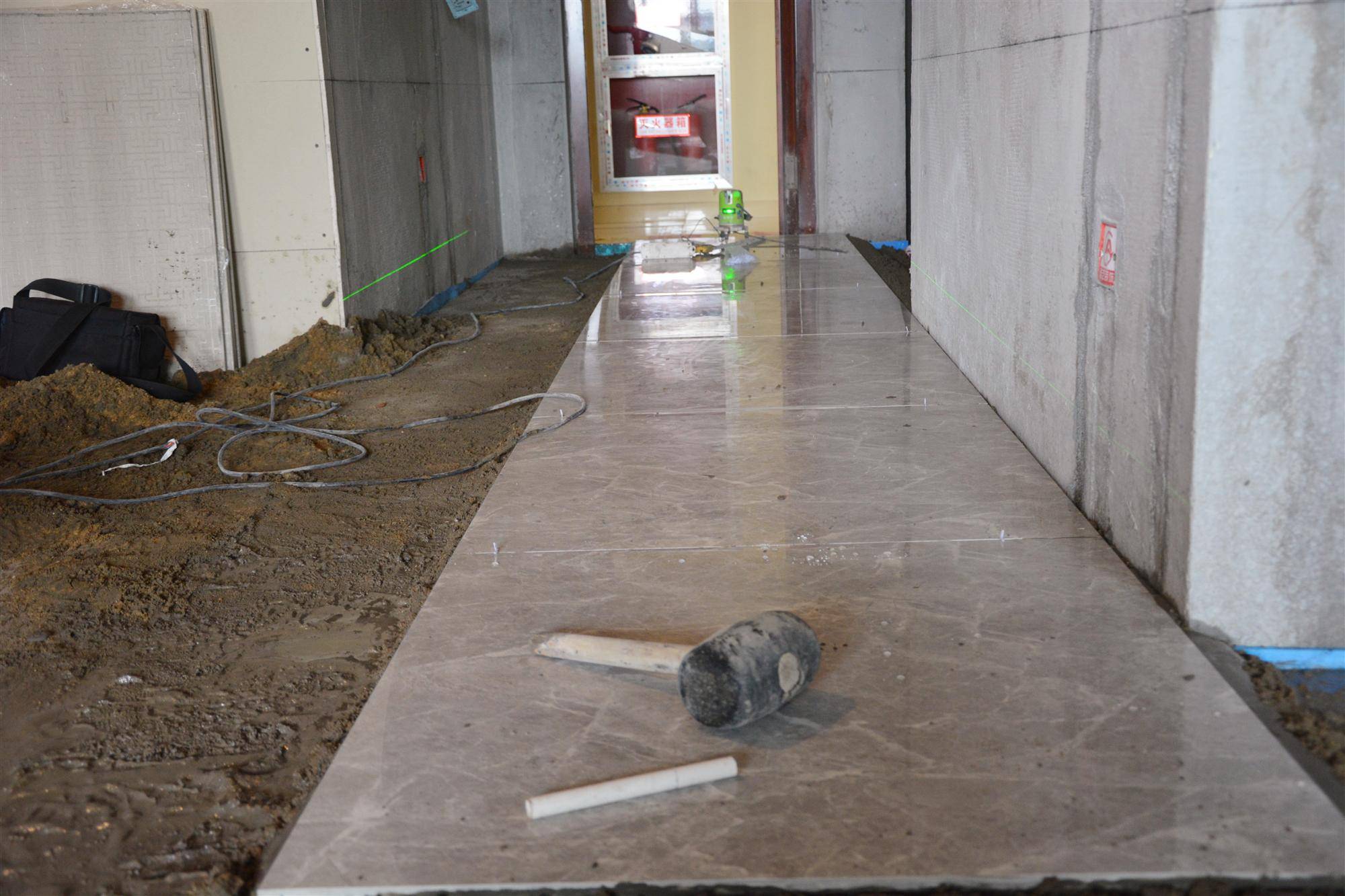 墙面瓷砖烂了用什么可以修饰好(墙面瓷砖烂了用什么可以修饰好呢) 墙面瓷砖烂了用什么可以修饰好(墙面瓷砖烂了用什么可以修饰好呢)